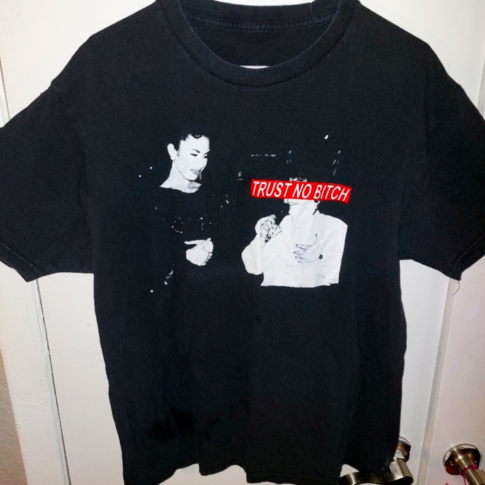 Selena Tee